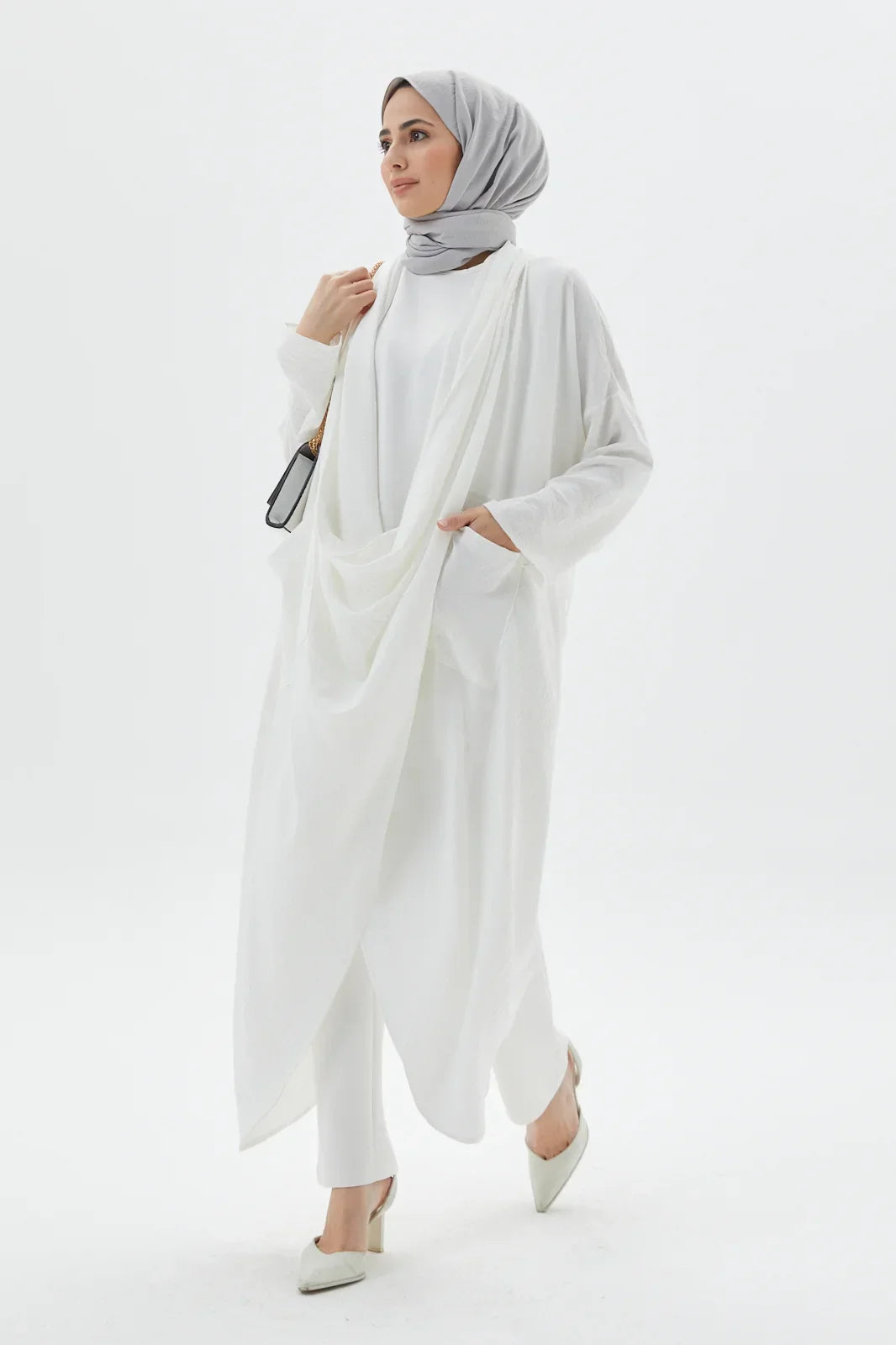 White Cross Abaya Modest Outfit Exclusively on Turkista